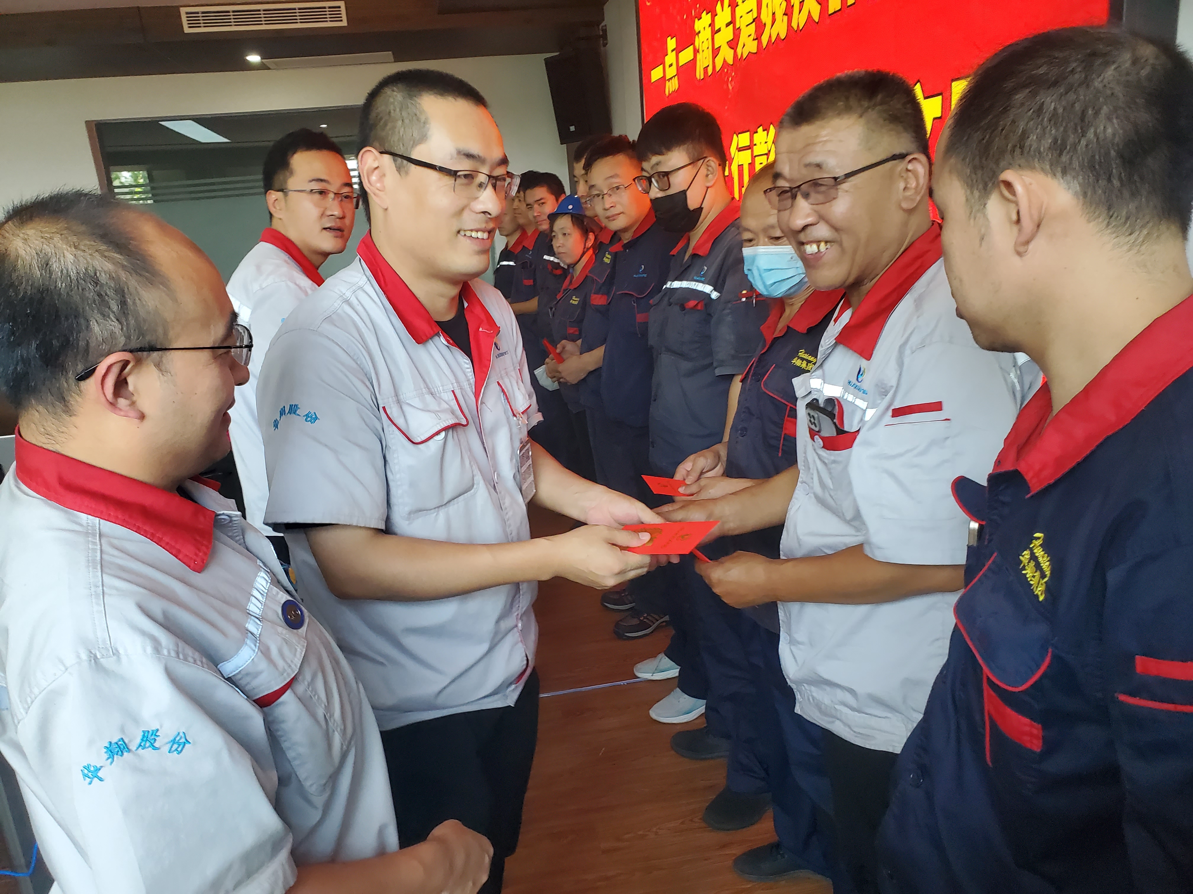 “扶殘助殘有你有我”，華翔很暖心！