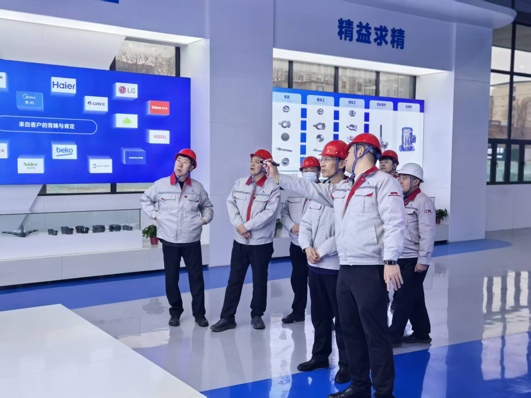 臨汾市委常委、洪洞縣委書記張晉偉深入華翔洪洞智能科技產(chǎn)業(yè)園調(diào)研